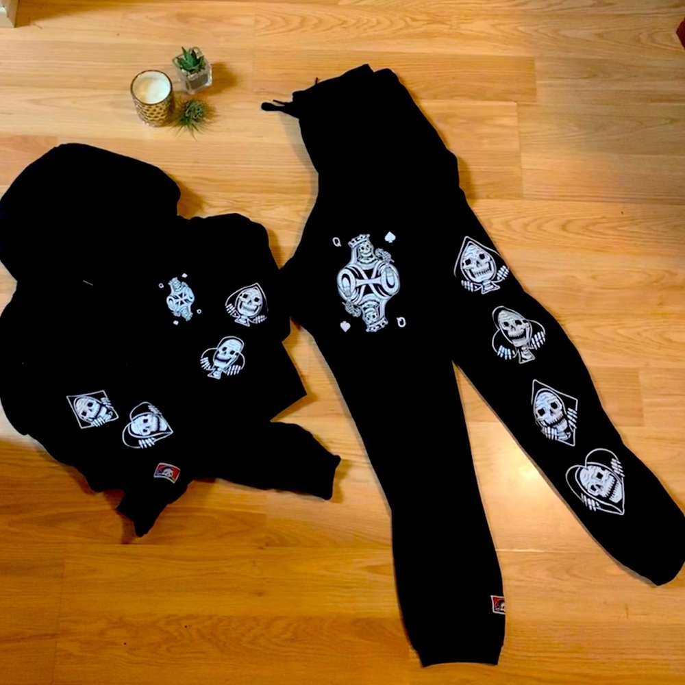 Lurking Class “Queen of hearts” jogger set